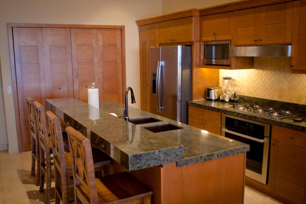 Quivira Los Cabos Condos and Homes -Vacation Rentals